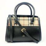 ⁦شنطة يد نسائية بشعار P&C⁩ - الصورة ⁦5⁩