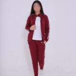 طقم رياضي مدرسي عنابي